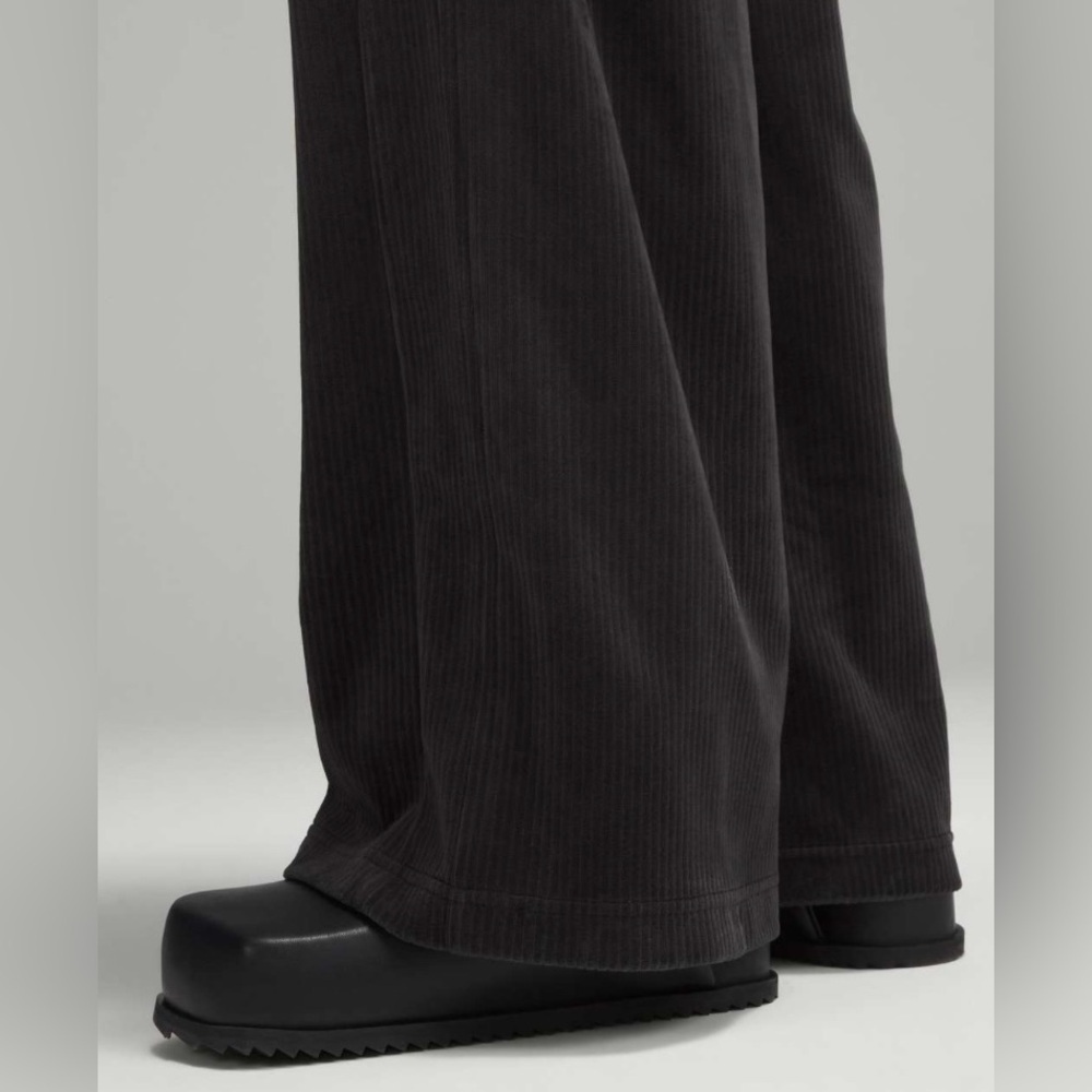 Lululemon Scuba Mid-Rise Wide-Leg Pant *Velvet Cord in Black - Picture 5 of 9